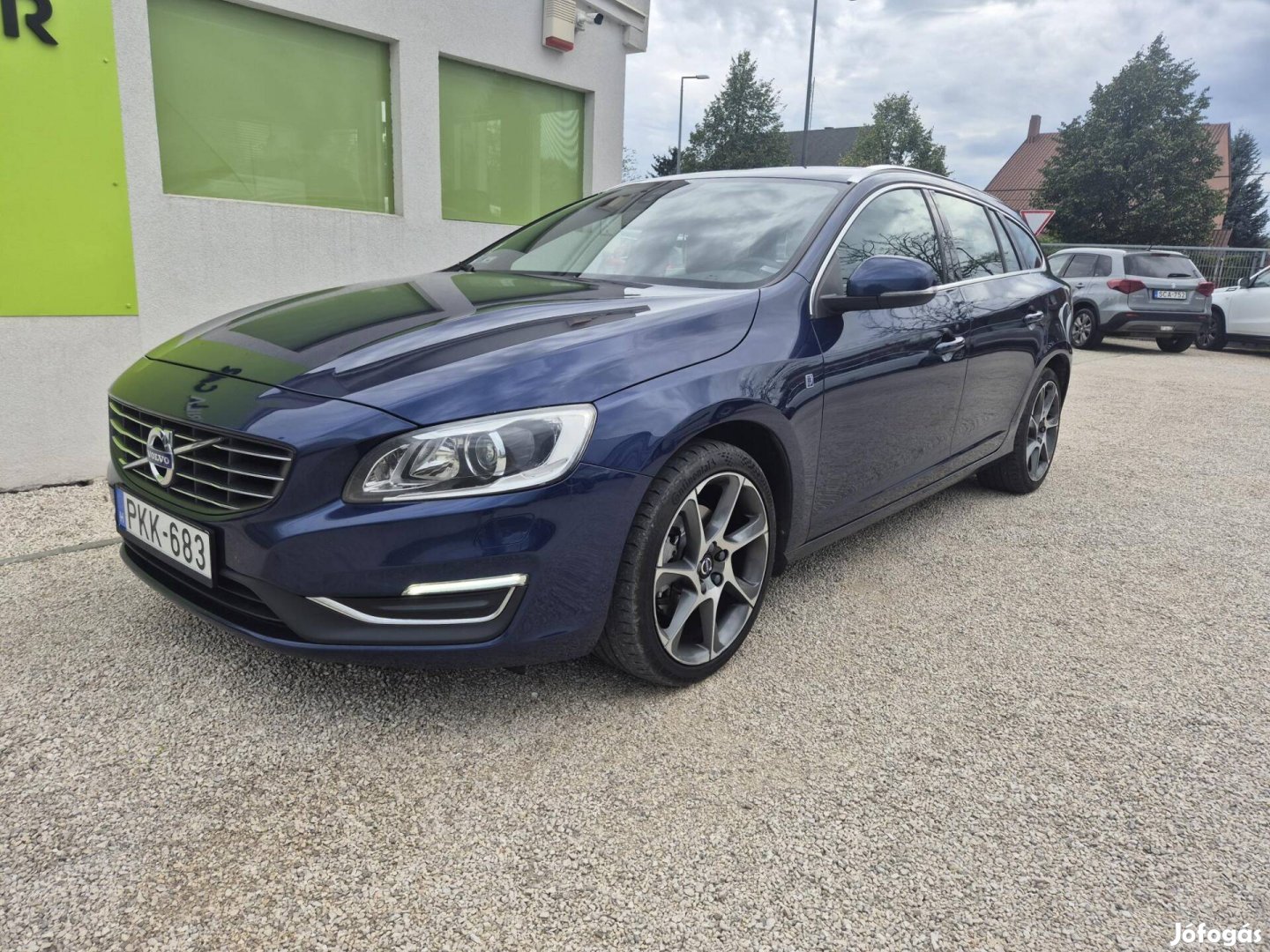 Volvo V60 2.0 D [D4] Ocean Race Szervizkönyv /...